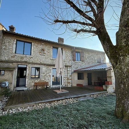 Gite Du Chateau De Treffort Exterior photo
